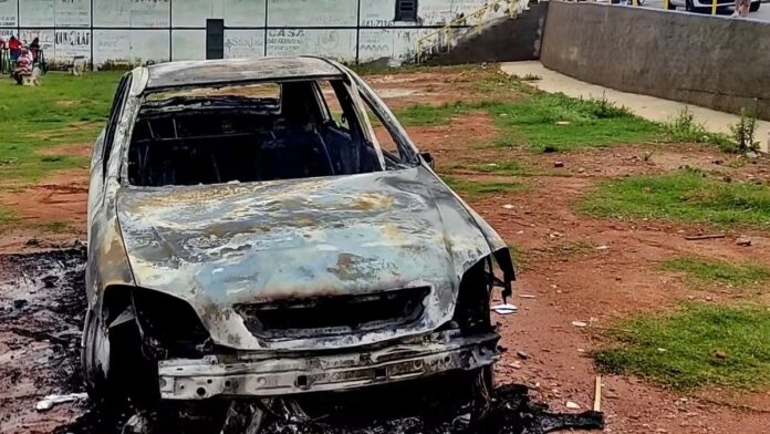 Homem incendeia proprio carro para chamar atencao da familia 1 696x392