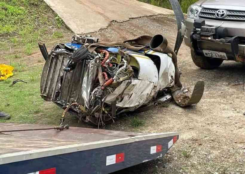 destrocos do aviao que levava marilia mendonca 1