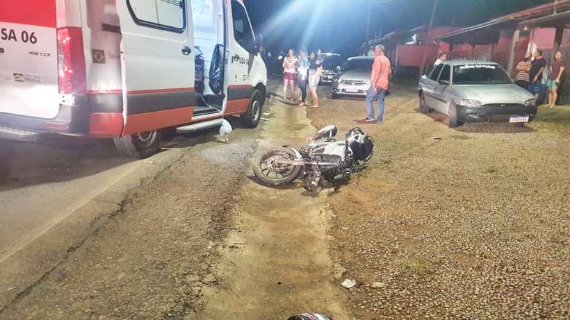 moto caida ao lado da ambulancia do samu 1